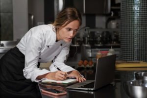 5 Recursos Essenciais que Todo Sistema de Gestão Empresarial para Restaurante Deve Ter